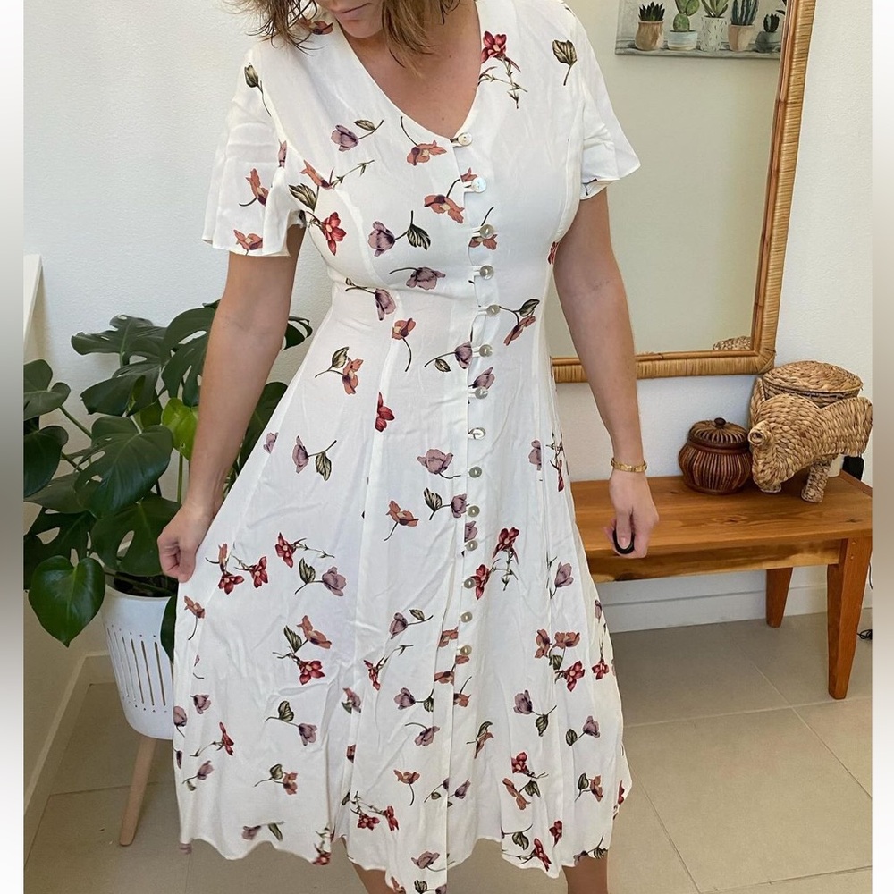 Vintage white floral flowy button up dress